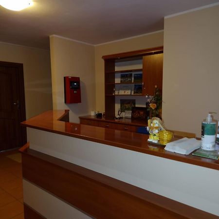 Gosciniec Ustrzycki Hotel อุสชิกีดอลเน ภายนอก รูปภาพ